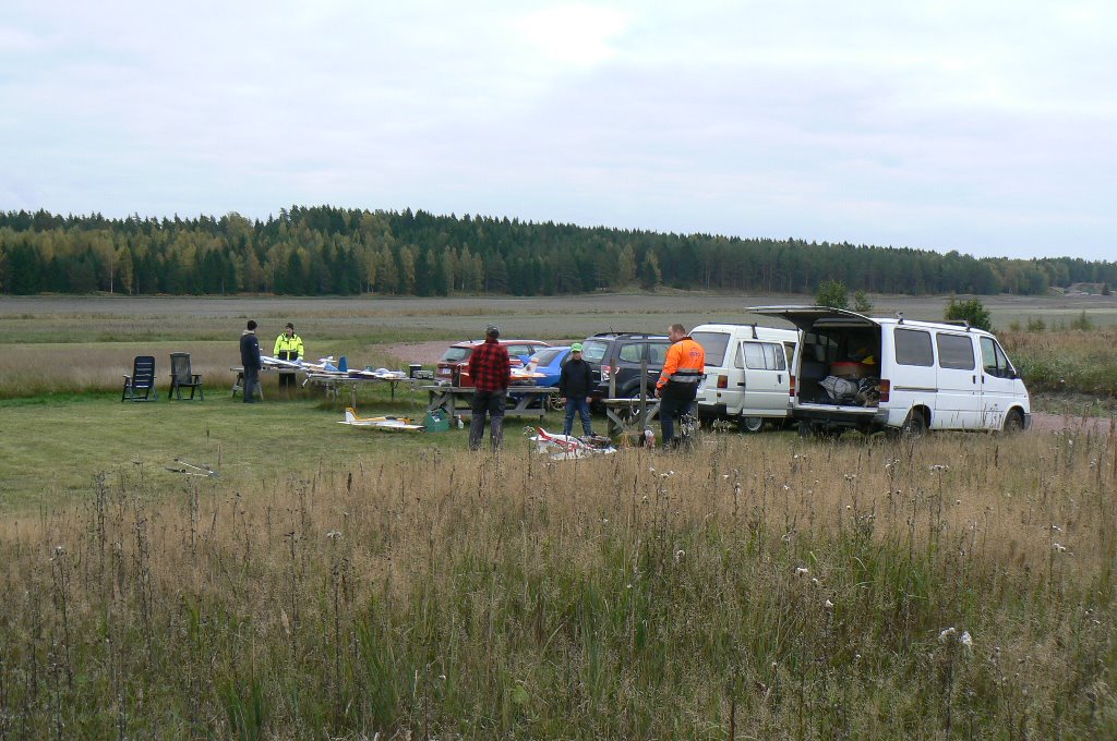 En hel del flygare på plats 01.10.2017.JPG