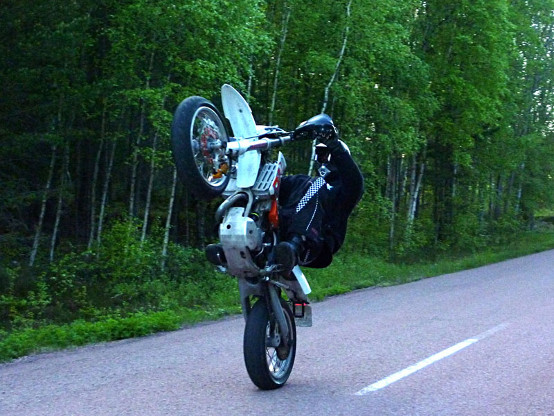 Wheelie 1.jpg