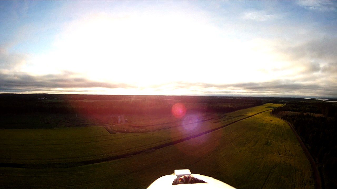 vlcsnap-2012-07-09-22h29m04s222.jpg