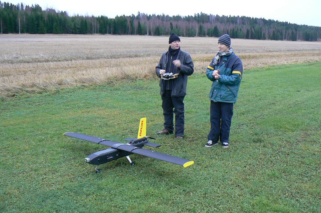 mickeM och MarcusG med Bora Maja 25.11.2012.JPG